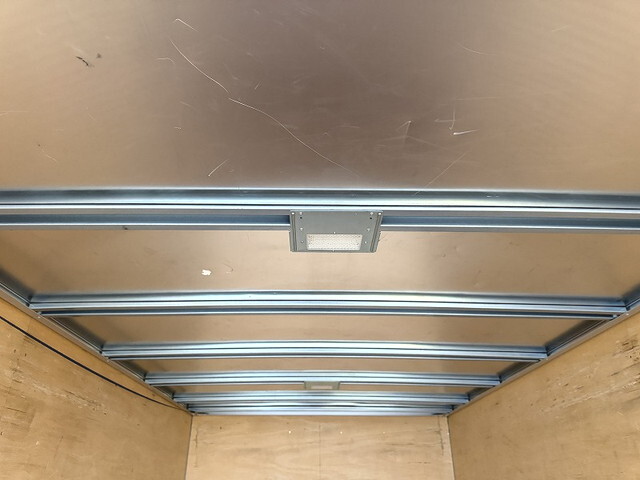 いすゞエルフアルミバン小型（2t・3t）[写真09]