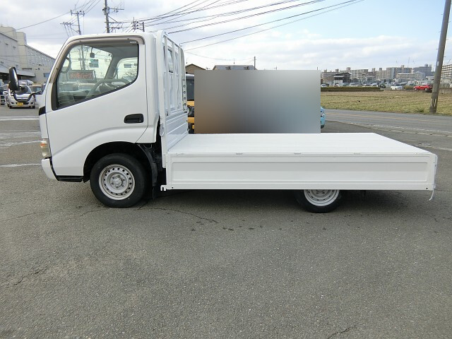 トヨタトヨエース平ボディ小型（2t・3t）[写真12]