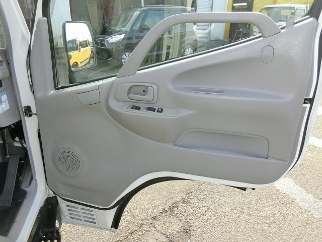 トヨタトヨエース平ボディ小型（2t・3t）[写真18]