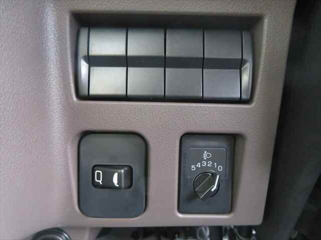 三菱ふそうキャンターダンプ小型（2t・3t）[写真35]