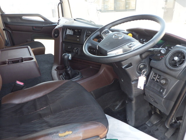 日野プロフィアアルミウイング大型（10t）[写真12]