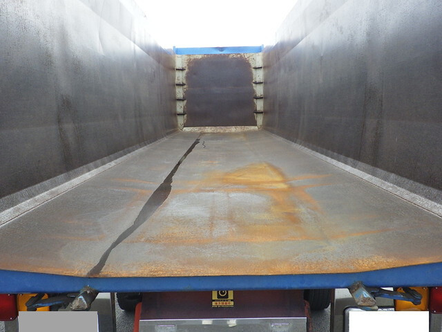 いすゞギガ深ダンプ（土砂禁ダンプ）大型（10t）[写真11]