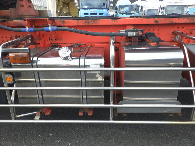 いすゞギガ深ダンプ（土砂禁ダンプ）大型（10t）[写真12]