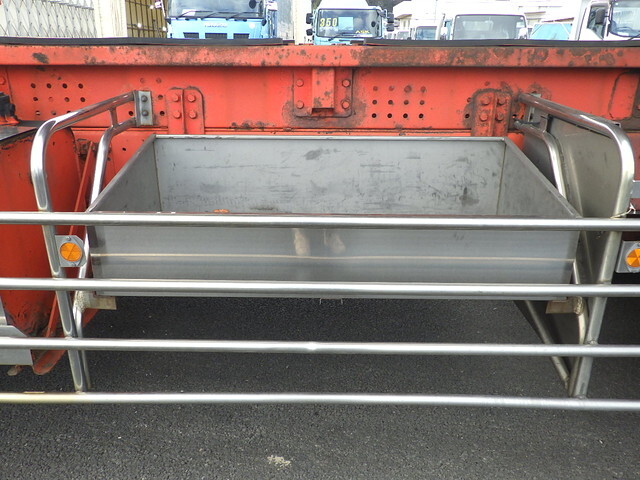 いすゞギガ深ダンプ（土砂禁ダンプ）大型（10t）[写真13]