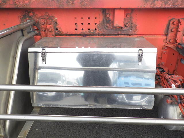 いすゞギガ深ダンプ（土砂禁ダンプ）大型（10t）[写真15]