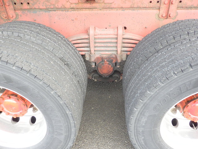 いすゞギガ深ダンプ（土砂禁ダンプ）大型（10t）[写真16]