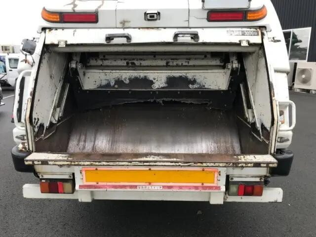 いすゞエルフパッカー車（塵芥車）小型（2t・3t）[写真22]