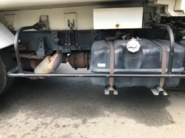 いすゞエルフパッカー車（塵芥車）小型（2t・3t）[写真34]