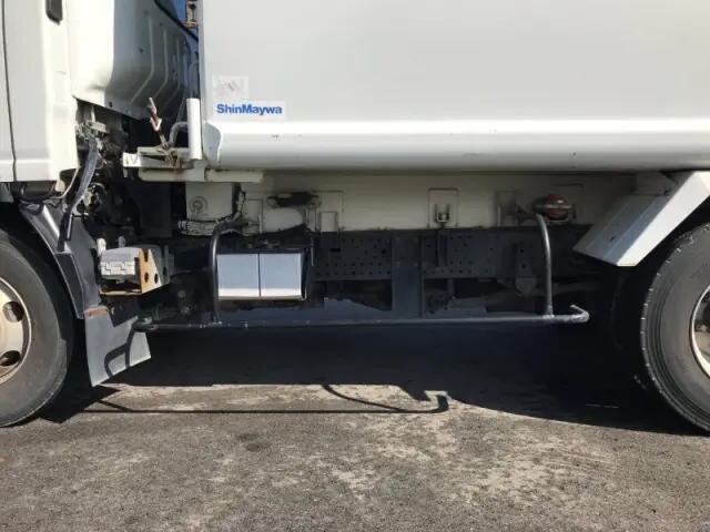 いすゞエルフパッカー車（塵芥車）小型（2t・3t）[写真36]