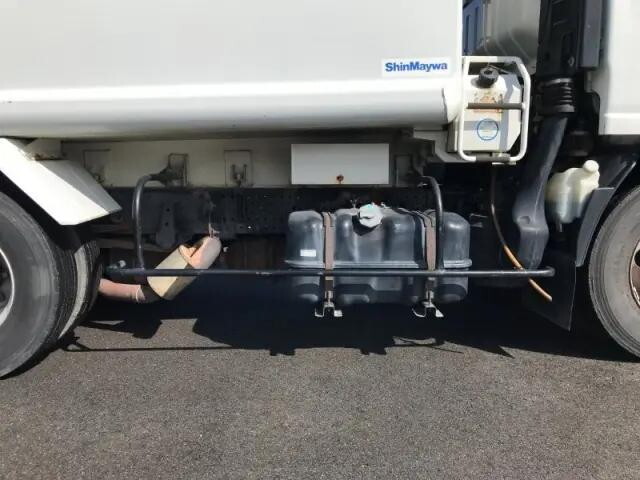 いすゞエルフパッカー車（塵芥車）小型（2t・3t）[写真37]