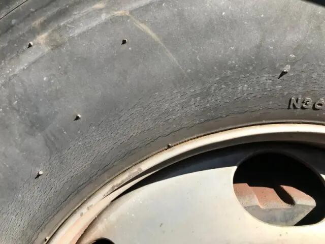 いすゞエルフパッカー車（塵芥車）小型（2t・3t）[写真38]