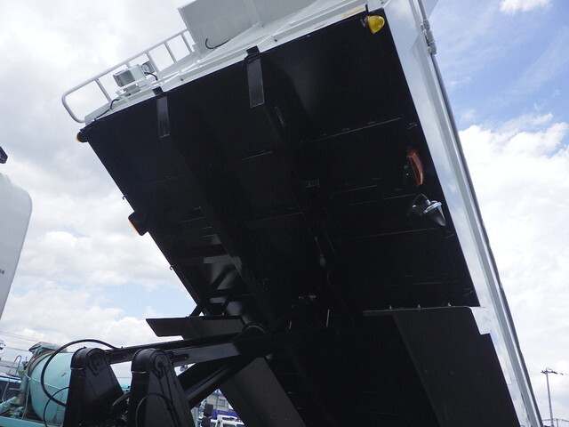 三菱ふそうスーパーグレートダンプ大型（10t）[写真17]