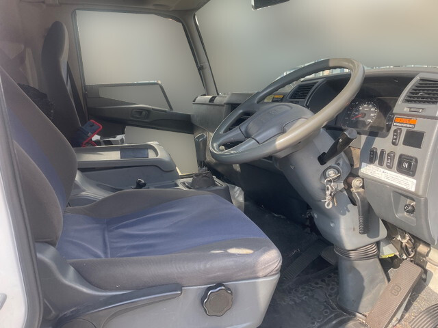 三菱ふそうファイタークレーン5段増トン（6t・8t）[写真25]