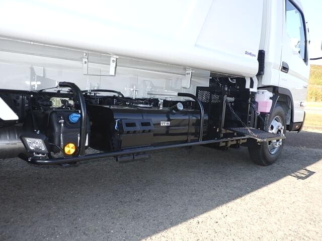 三菱ふそうキャンターパッカー車（塵芥車）小型（2t・3t）[写真18]