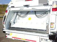 三菱ふそうキャンターパッカー車（塵芥車）小型（2t・3t）[写真08]