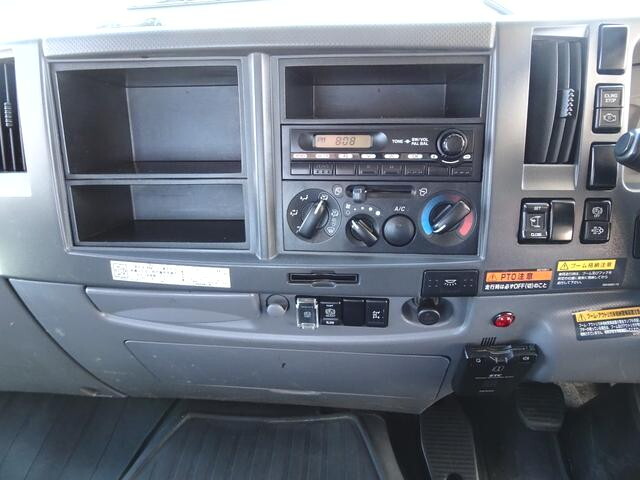 いすゞフォワードクレーン4段中型（4t）[写真36]