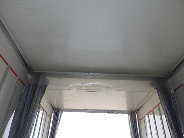 いすゞエルフ冷凍車（冷蔵車）小型（2t・3t）[写真10]