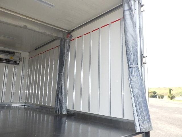 いすゞエルフ冷凍車（冷蔵車）小型（2t・3t）[写真12]