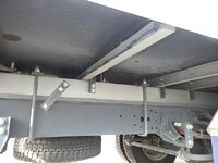 いすゞエルフ冷凍車（冷蔵車）小型（2t・3t）[写真15]