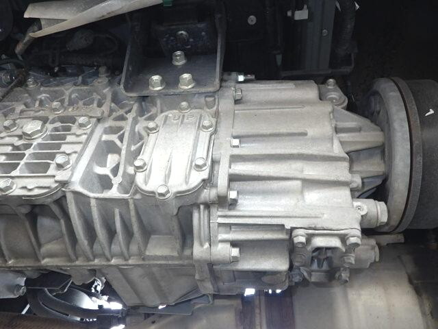 いすゞエルフ冷凍車（冷蔵車）小型（2t・3t）[写真18]