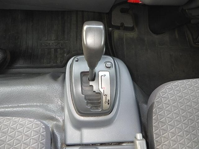 いすゞエルフ冷凍車（冷蔵車）小型（2t・3t）[写真25]