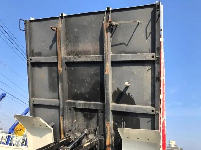 いすゞフォワードダンプ中型（4t）[写真17]