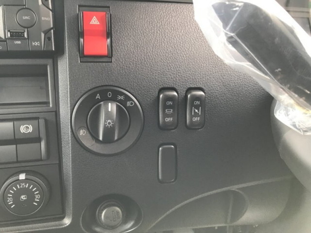 三菱ふそうファイターコンテナ専用車中型（4t）[写真11]