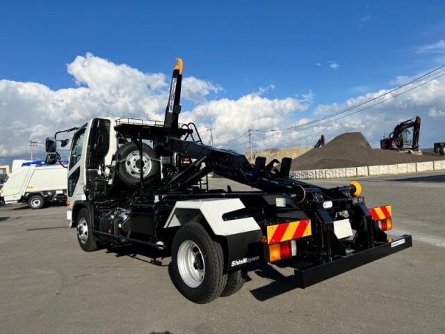 三菱ふそうファイターコンテナ専用車中型（4t）[写真03]