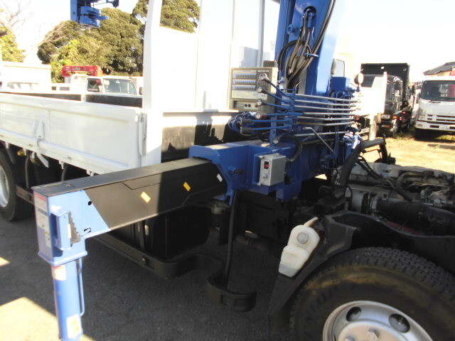 三菱ふそうキャンタークレーン4段小型（2t・3t）[写真30]