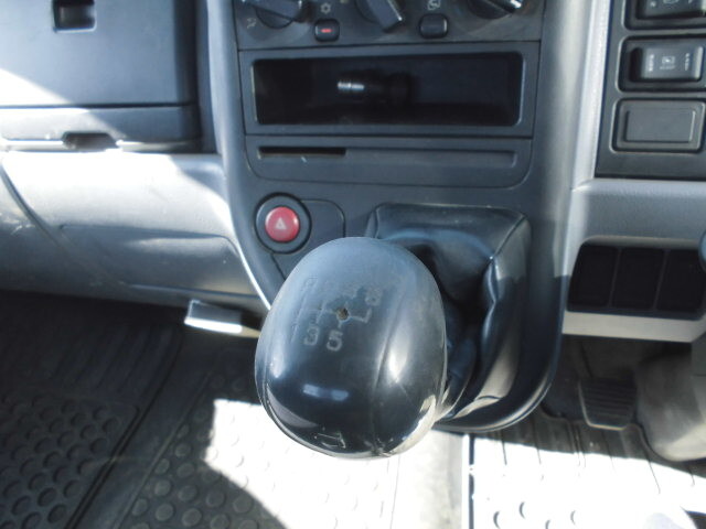 三菱ふそうキャンタークレーン4段小型（2t・3t）[写真35]