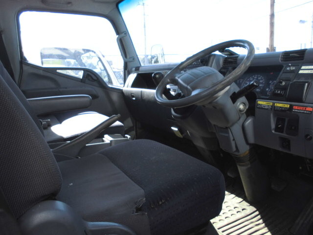 三菱ふそうキャンタークレーン4段小型（2t・3t）[写真36]