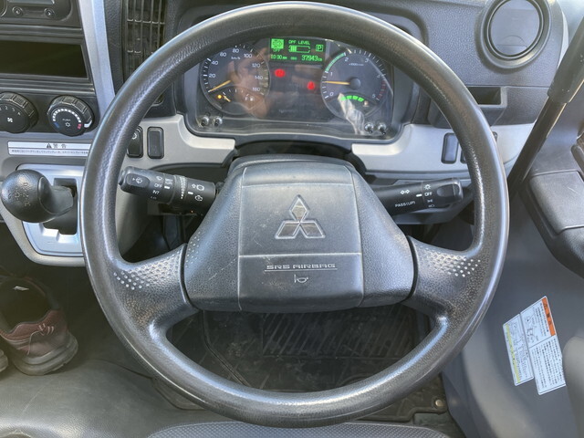 三菱ふそうキャンターダンプ小型（2t・3t）[写真33]