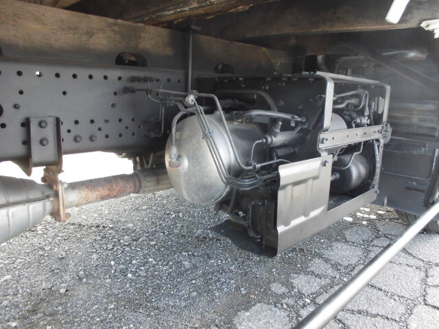 いすゞフォワード平ボディ中型（4t）[写真11]