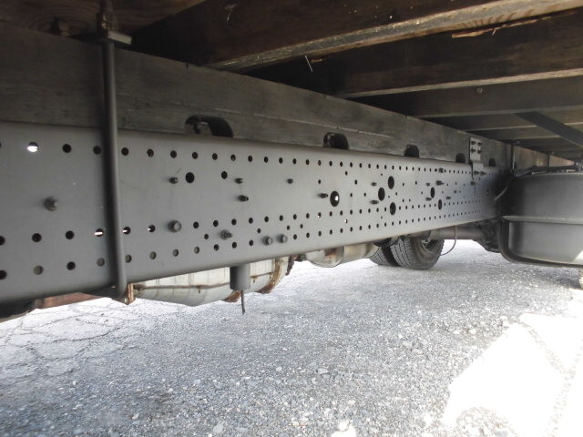 いすゞフォワード平ボディ中型（4t）[写真12]