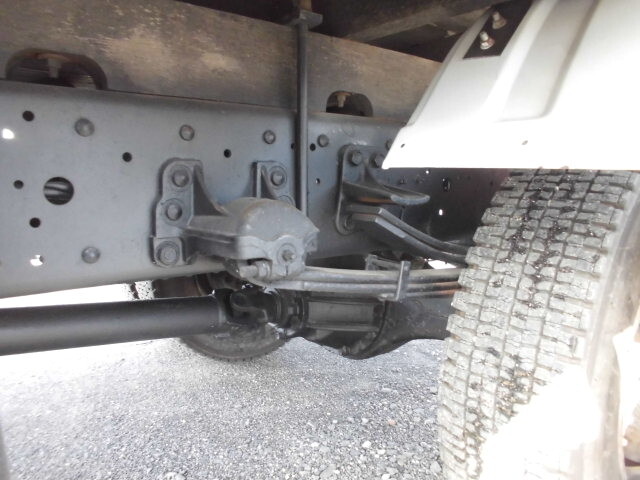 いすゞフォワード平ボディ中型（4t）[写真13]