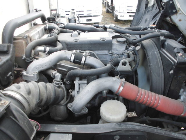 いすゞフォワード平ボディ中型（4t）[写真21]