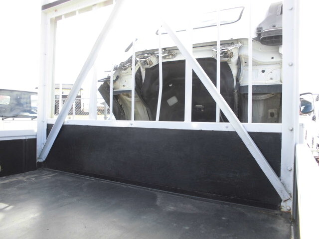 いすゞフォワード平ボディ中型（4t）[写真23]