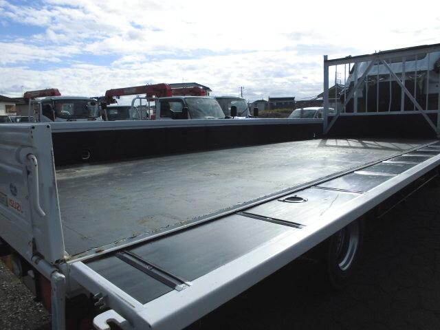 いすゞフォワード平ボディ中型（4t）[写真24]