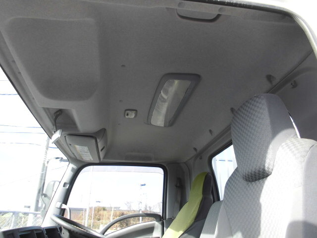 いすゞフォワード平ボディ中型（4t）[写真31]