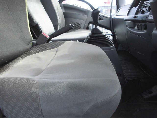 いすゞフォワード平ボディ中型（4t）[写真34]