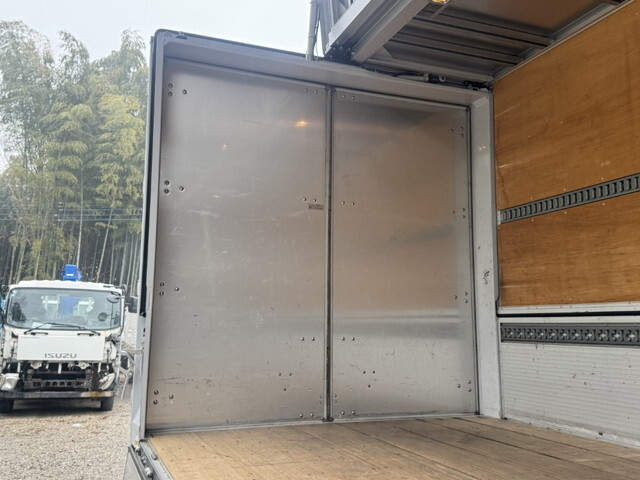 日野レンジャーアルミウイング中型（4t）[写真23]