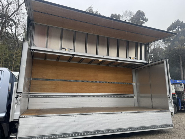 日野レンジャーアルミウイング中型（4t）[写真24]