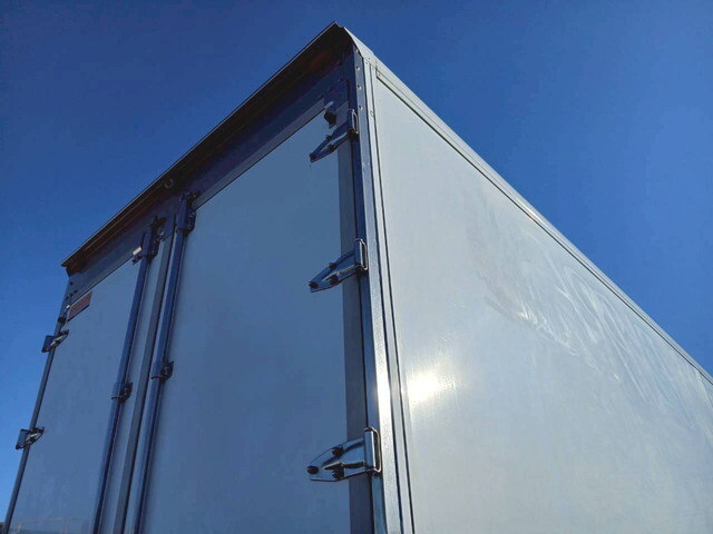 日野プロフィア冷凍車（冷蔵車）大型（10t）[写真17]