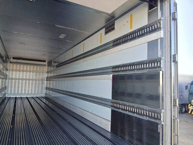 日野プロフィア冷凍車（冷蔵車）大型（10t）[写真27]