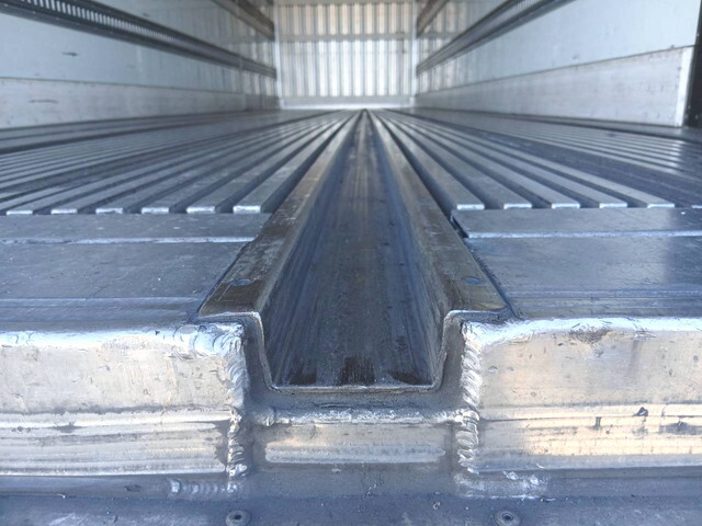 日野プロフィア冷凍車（冷蔵車）大型（10t）[写真28]