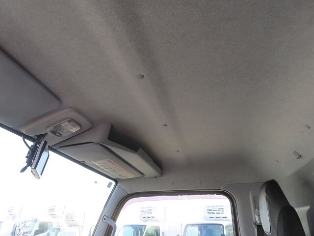 三菱ふそうキャンター冷凍車（冷蔵車）小型（2t・3t）[写真20]