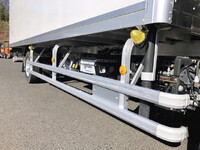 いすゞフォワード冷凍車（冷蔵車）中型（4t）[写真18]