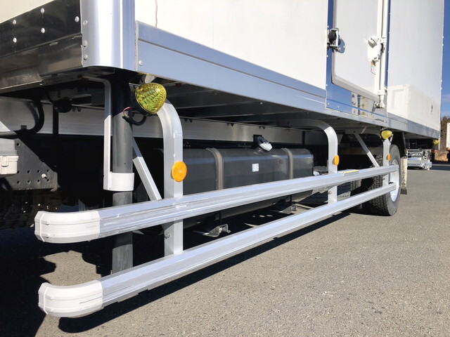 いすゞフォワード冷凍車（冷蔵車）中型（4t）[写真18]