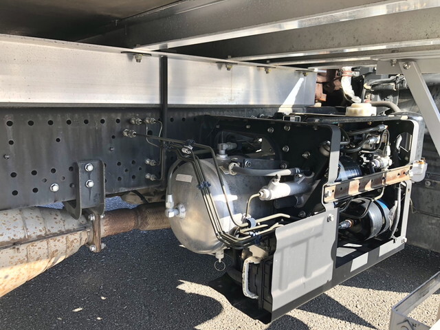 いすゞフォワード冷凍車（冷蔵車）中型（4t）[写真22]