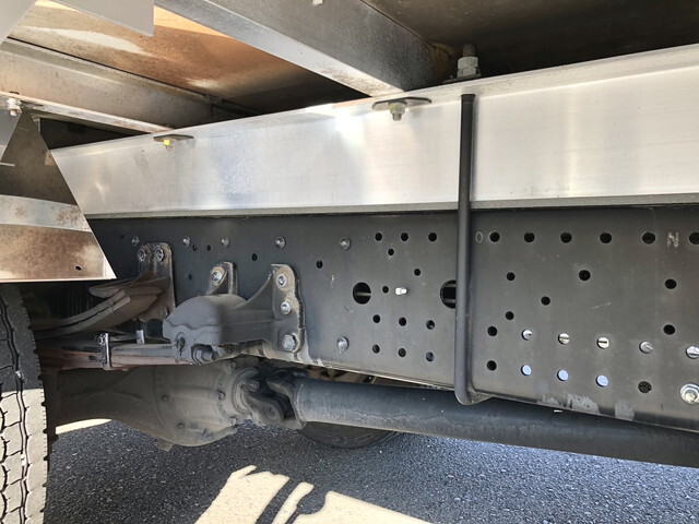 いすゞフォワード冷凍車（冷蔵車）中型（4t）[写真24]